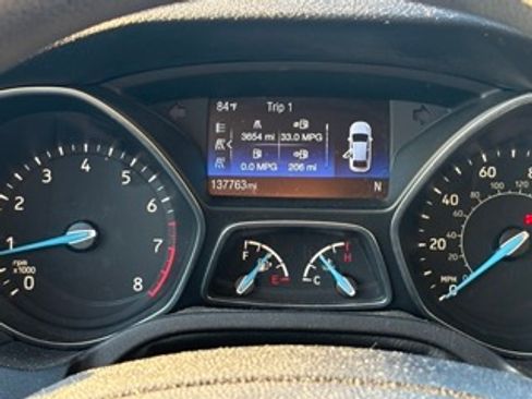 Used 2017 Ford Focus SE FWD image 14