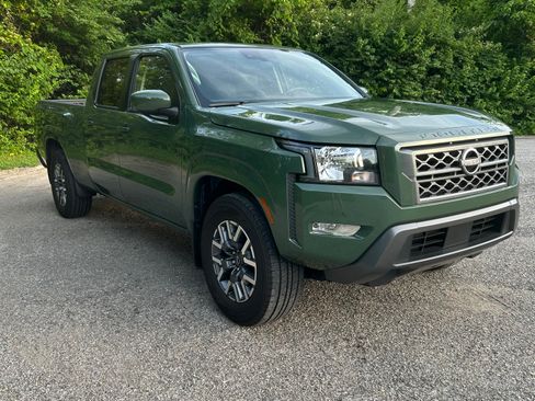 Used 2023 Nissan Frontier SV w/ Technology Package RWD image 1