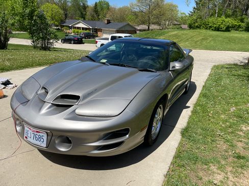 Used 2001 Pontiac Firebird Trans Am image 1