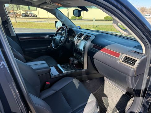 Used 2019 Lexus GX 460 Premium image 12