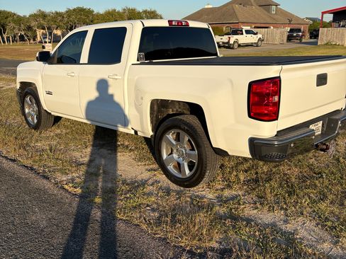 Used 2018 Chevrolet Silverado 1500 LT w/ Texas Edition image 5