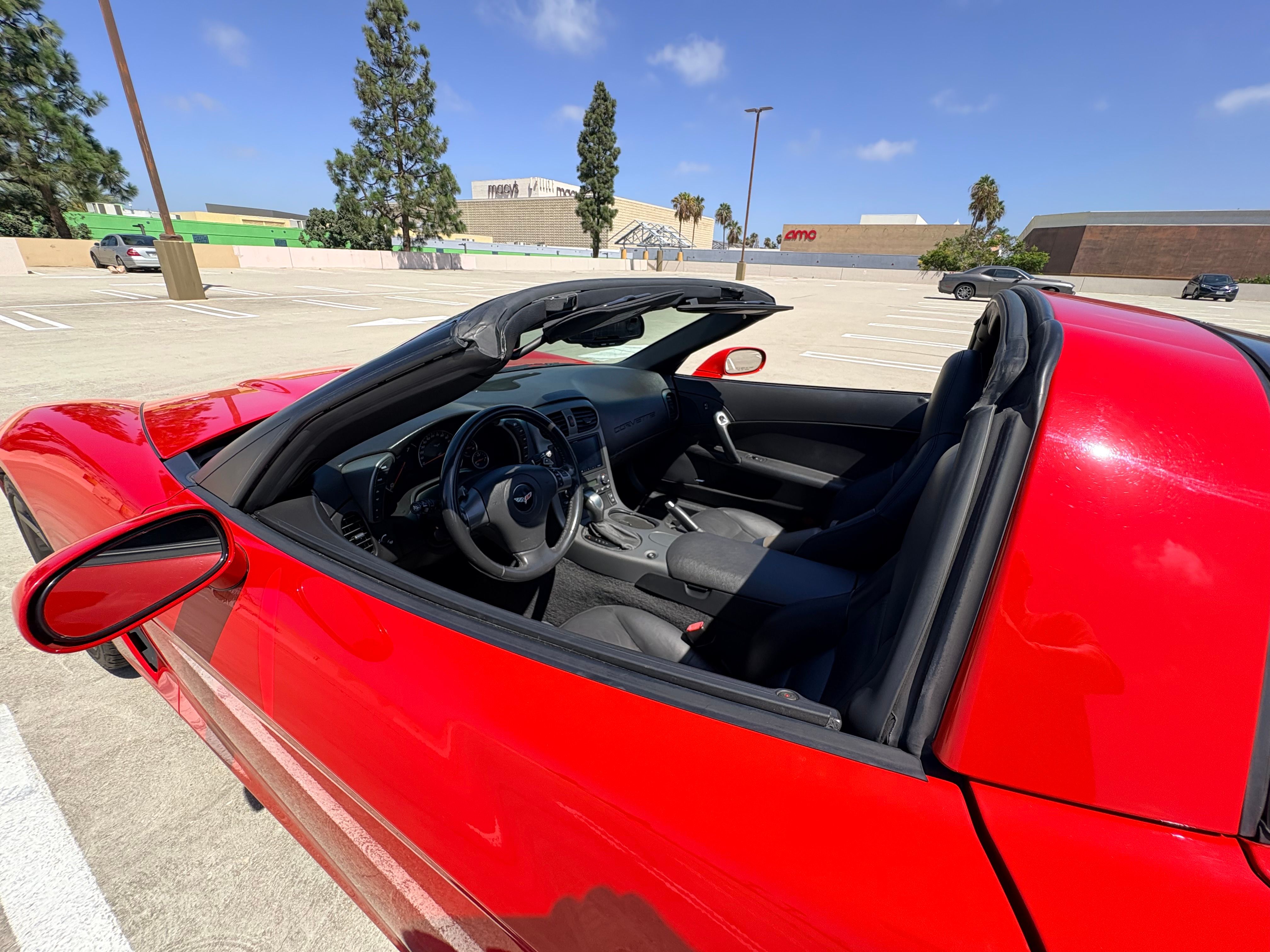 Used 2007 Chevrolet Corvette Coupe w/ Preferred Equipment Group RWD image 22