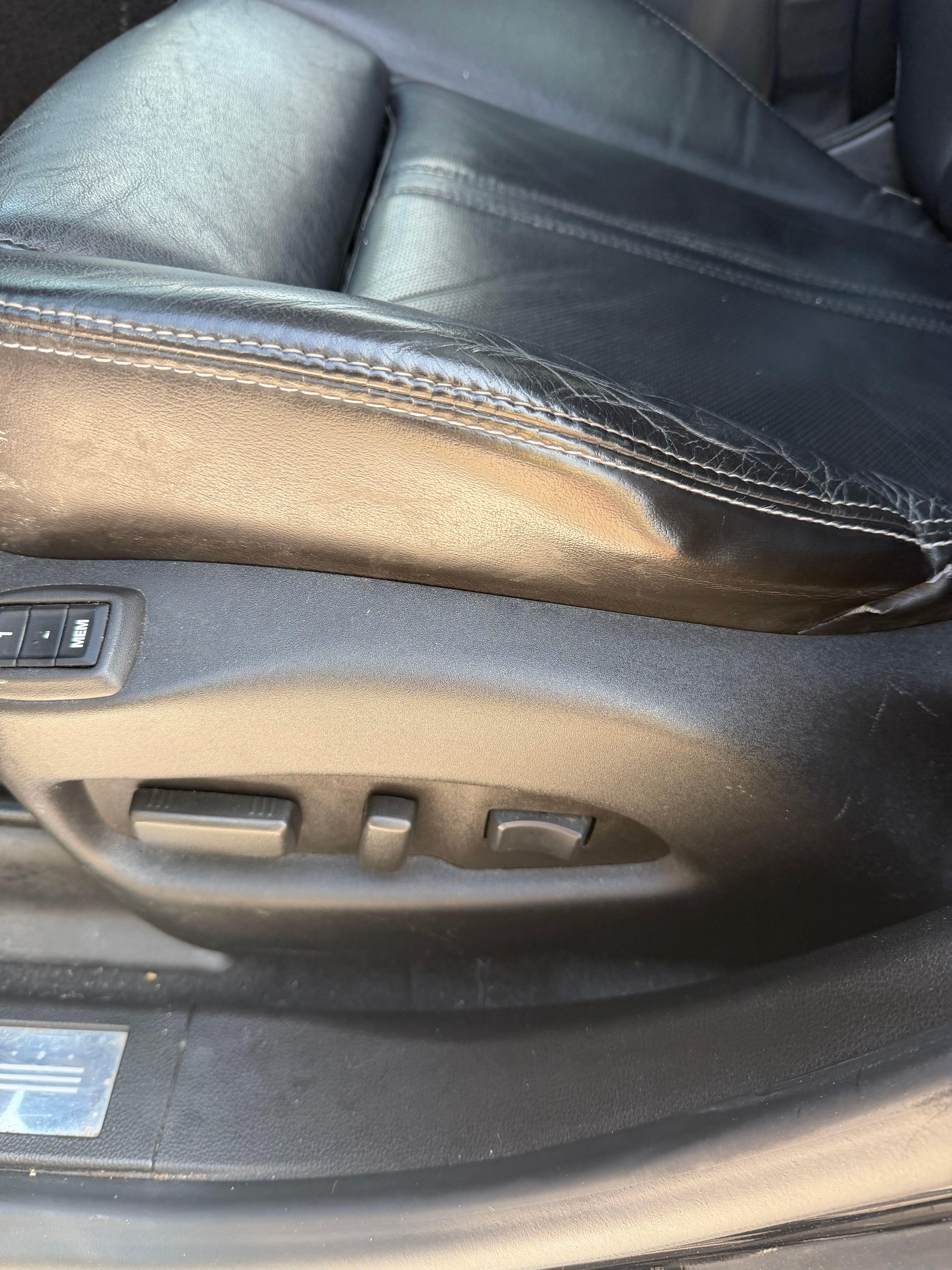 Used 2012 Cadillac SRX Luxury FWD image 16