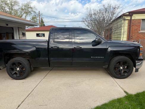 Used 2015 Chevrolet Silverado 1500 LT w/ Rally 2 Edition AWD/4WD image 2