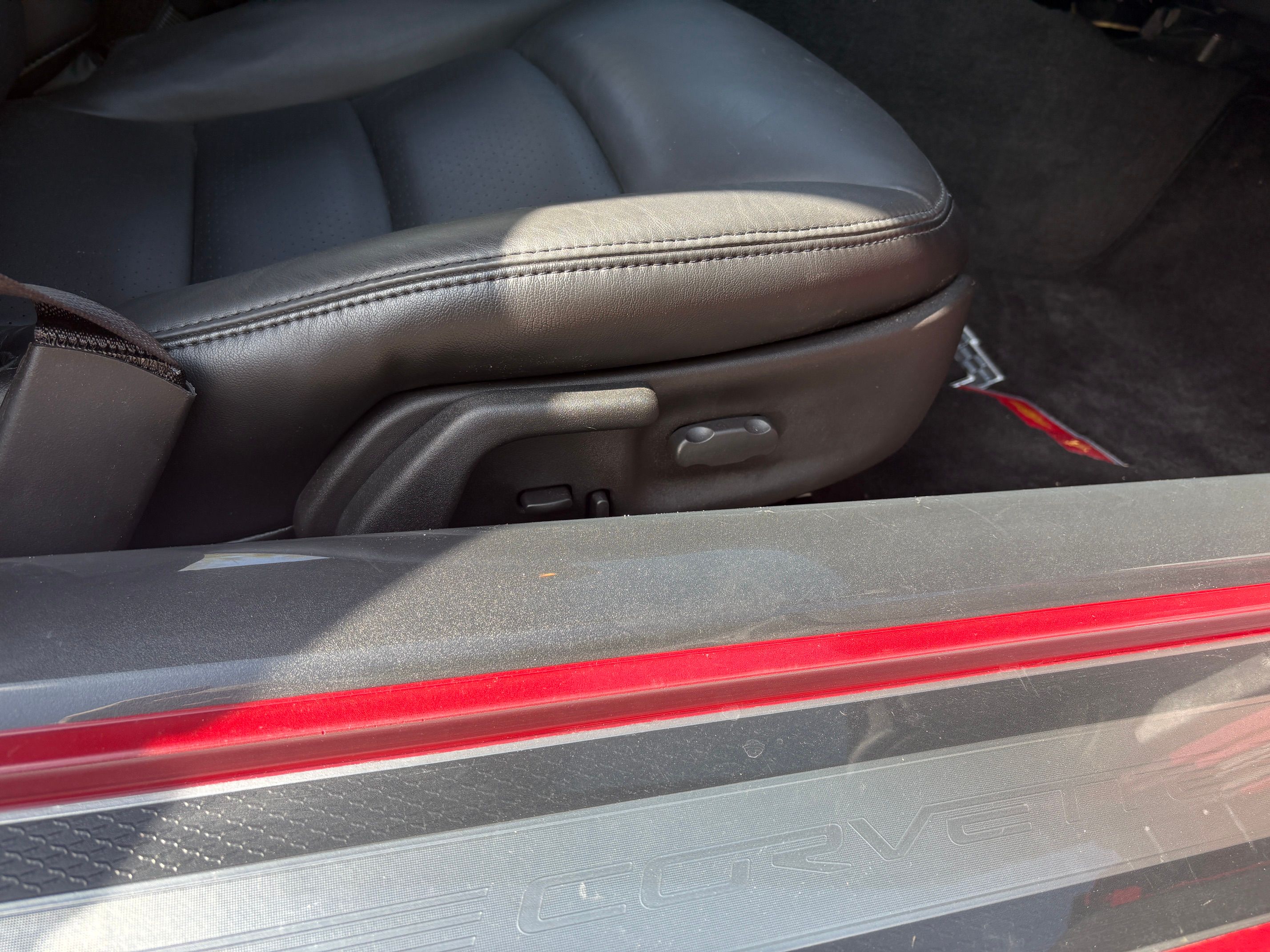 Used 2007 Chevrolet Corvette Coupe w/ Performance Package RWD image 18