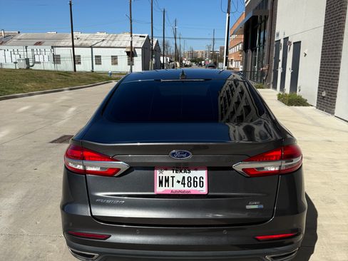 Used 2019 Ford Fusion SE image 5