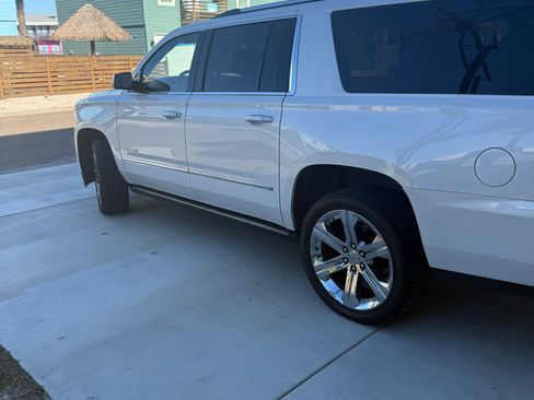 Used 2019 GMC Yukon XL Denali w/ Denali Ultimate Package image 2