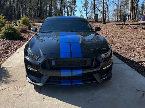 Used 2017 Ford Mustang Shelby GT350 w/ Electronics Package RWD image 9