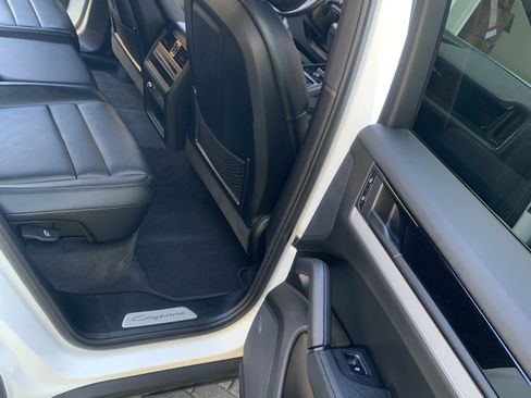 Used 2024 Porsche Cayenne image 5