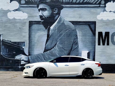 Used 2016 Nissan Maxima Platinum image 1