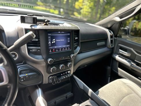 Used 2020 RAM 2500 Big Horn w/ Night Edition AWD/4WD image 4