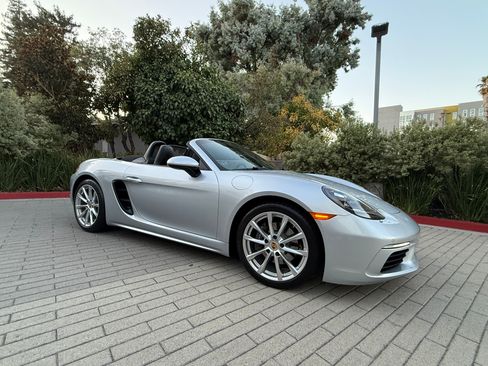 Used 2017 Porsche 718 Boxster image 19