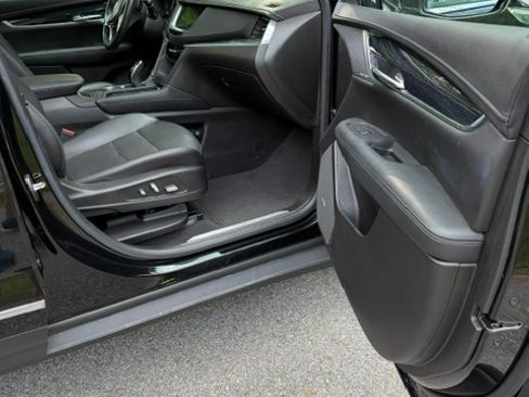 Used 2020 Cadillac XT5 Premium Luxury w/ LPO, Floor Liner Package AWD/4WD image 9