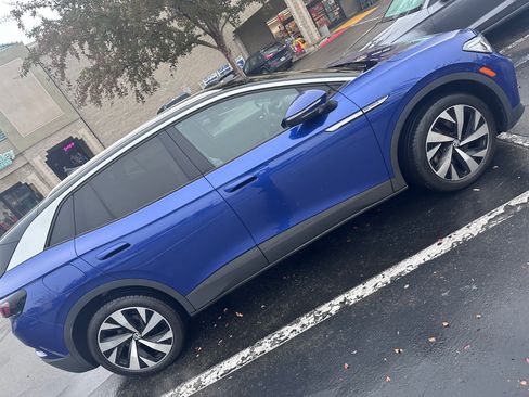 Used 2022 Volkswagen ID.4 Pro S image 4