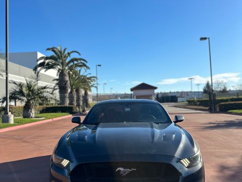 Used 2015 Ford Mustang GT image 4