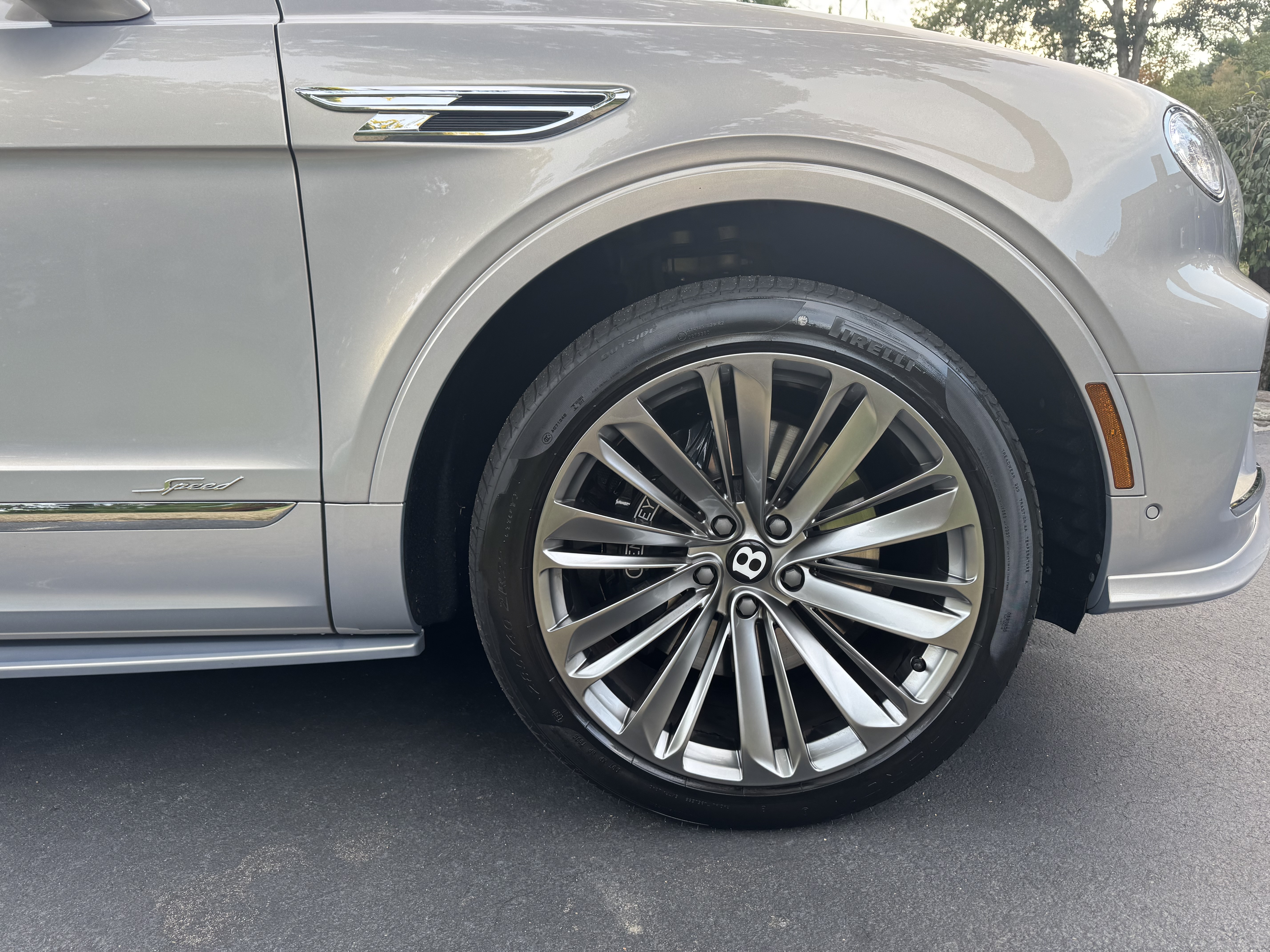 Used 2022 Bentley Bentayga Speed AWD/4WD image 28