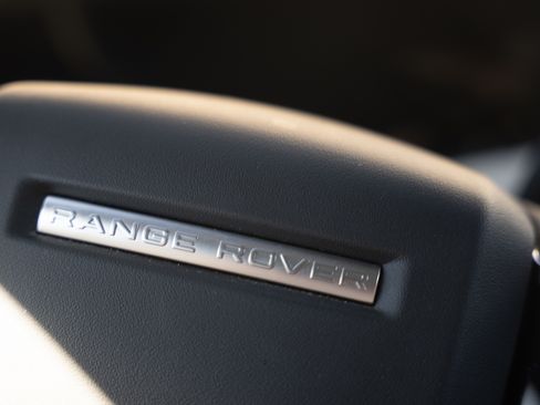 Used 2023 Land Rover Range Rover Velar R-Dynamic S image 12