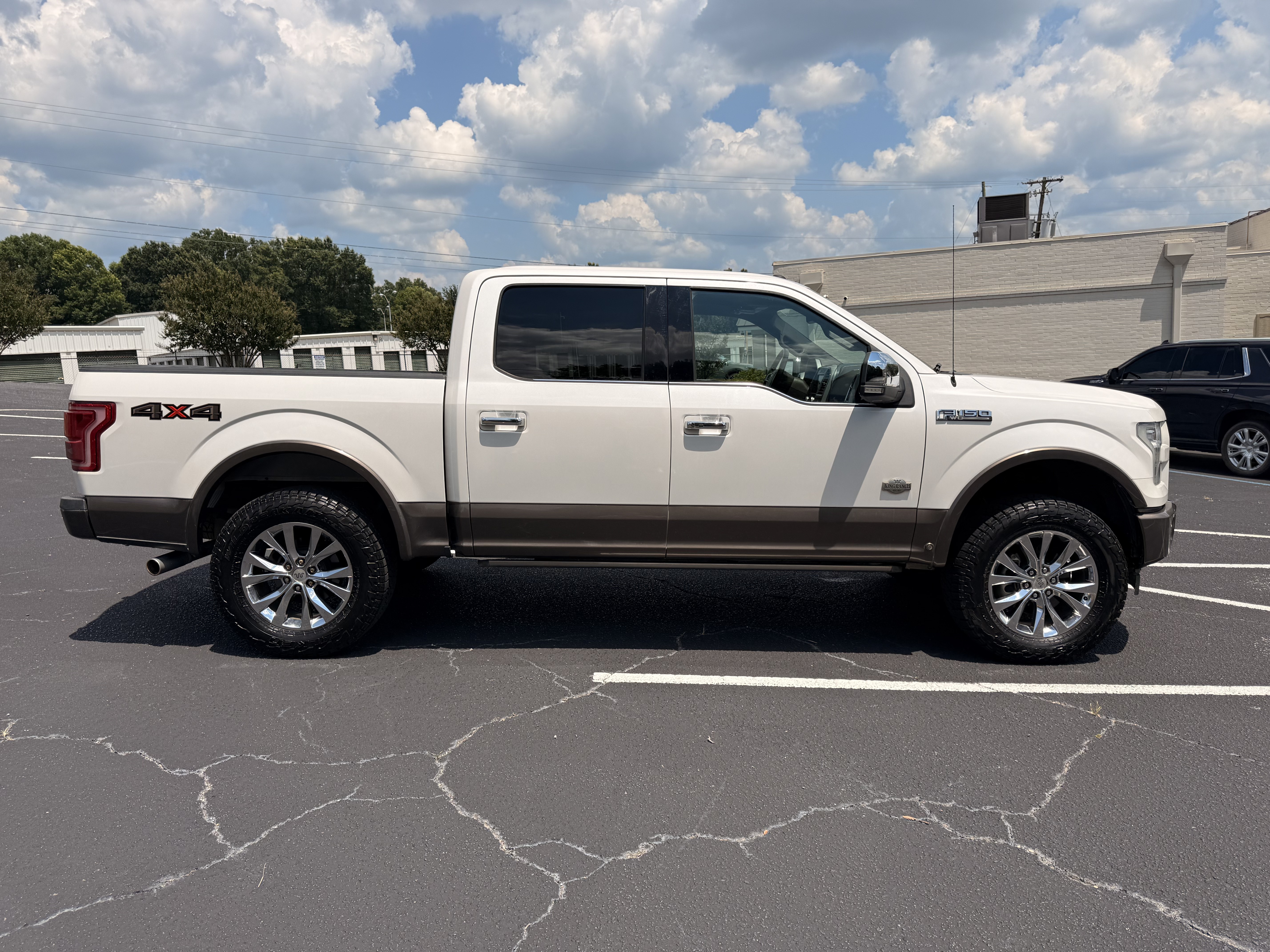 Used 2017 Ford F150 King Ranch w/ Equipment Group 601A Luxury AWD/4WD image 9