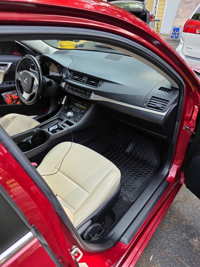 Used 2011 Lexus CT 200h Premium w/ Premium Audio Pkg FWD image 16