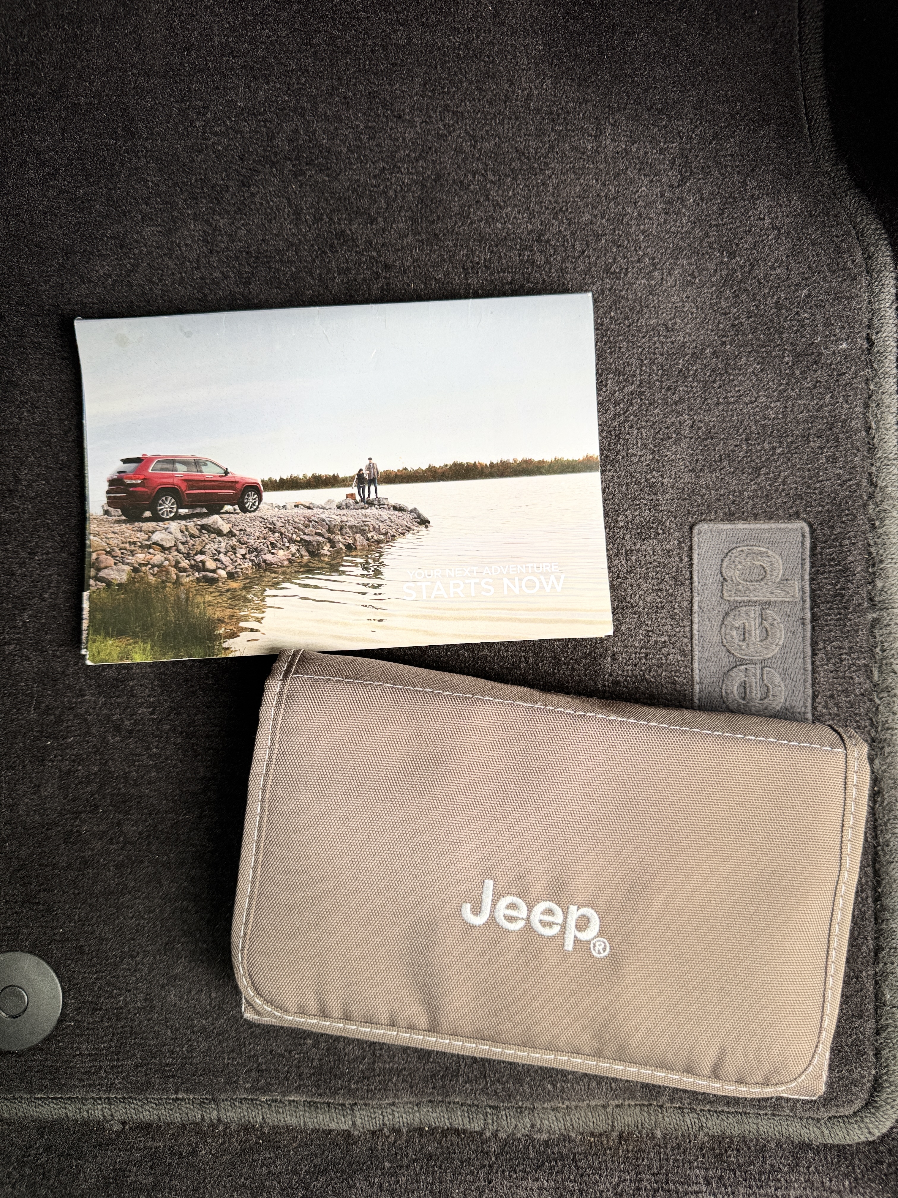 Used 2017 Jeep Grand Cherokee Overland AWD/4WD image 32