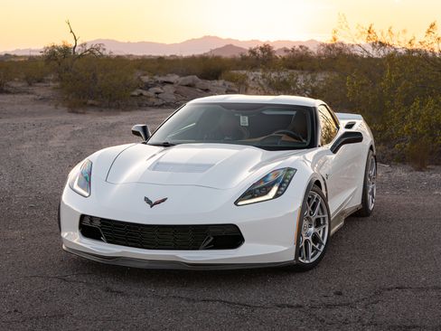 Used 2015 Chevrolet Corvette Stingray Coupe w/ 3LT Preferred Equipment Group image 4