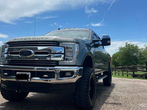 Used 2019 Ford F350 Lariat w/ Lariat Ultimate Package image 4