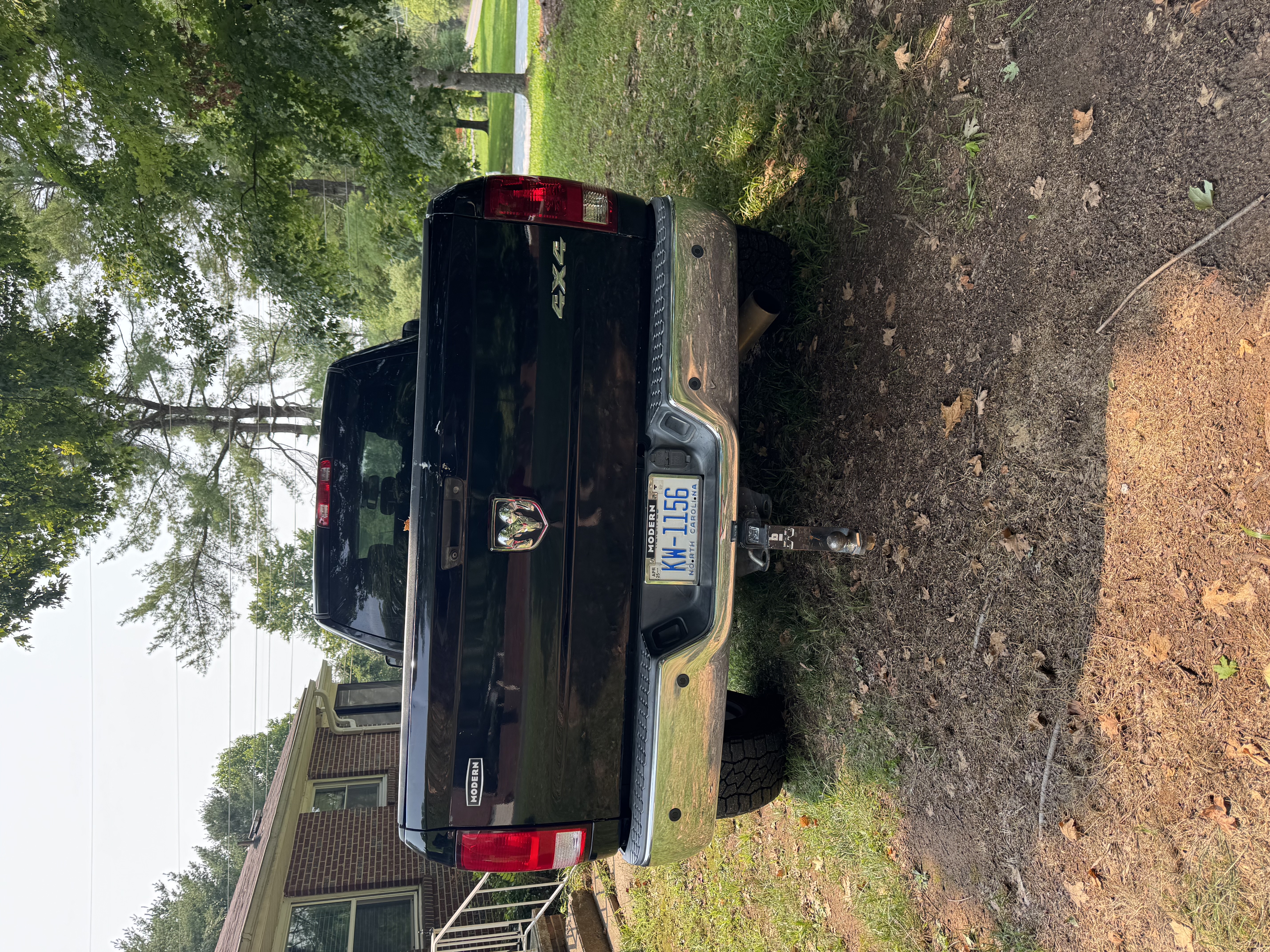 Used 2015 RAM 2500 Tradesman w/ Chrome Appearance Group AWD/4WD image 2