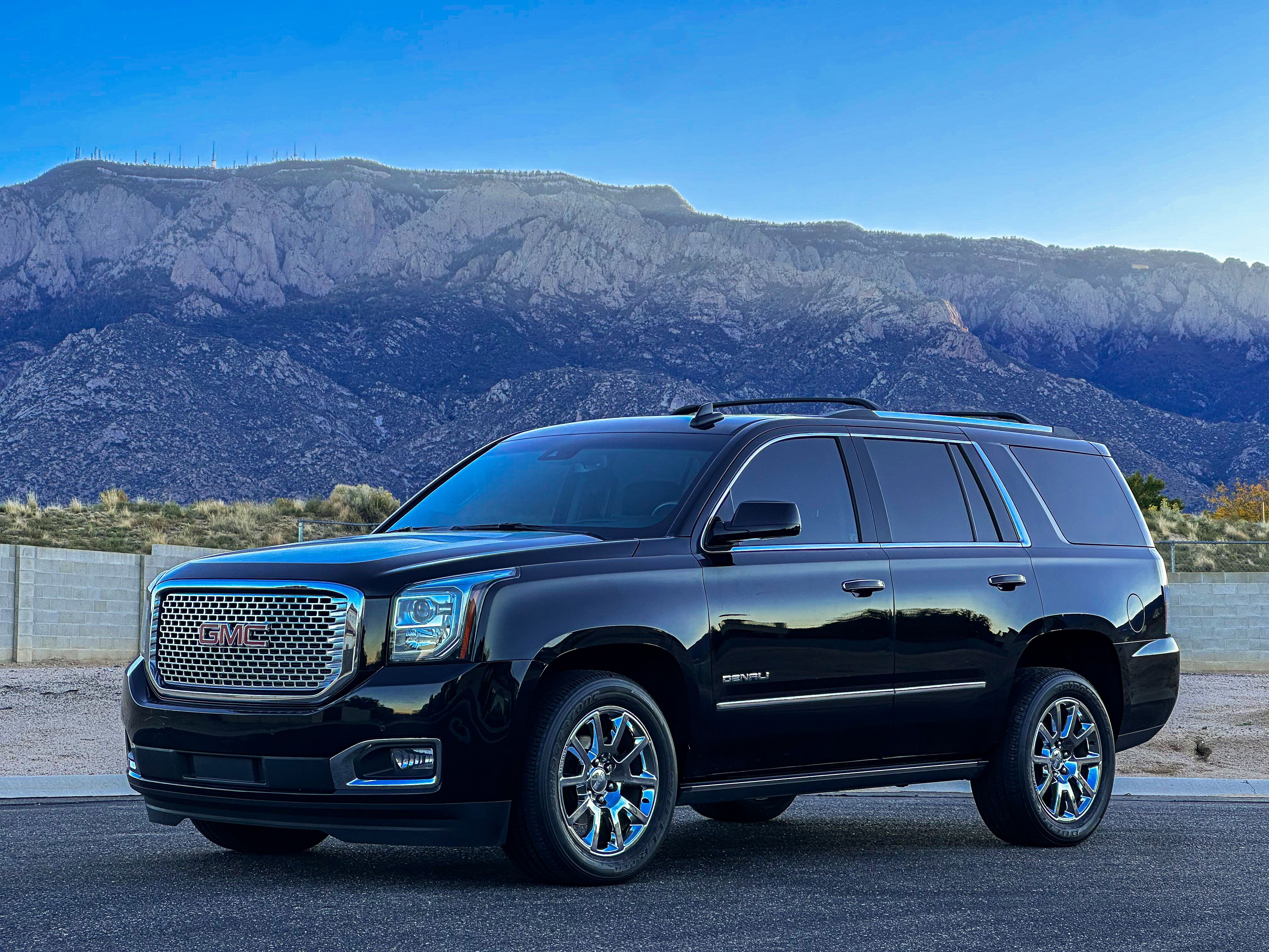 Used 2016 GMC Yukon Denali w/ Open Road Package AWD/4WD image 2