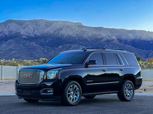 Used 2016 GMC Yukon Denali w/ Open Road Package AWD/4WD image 2