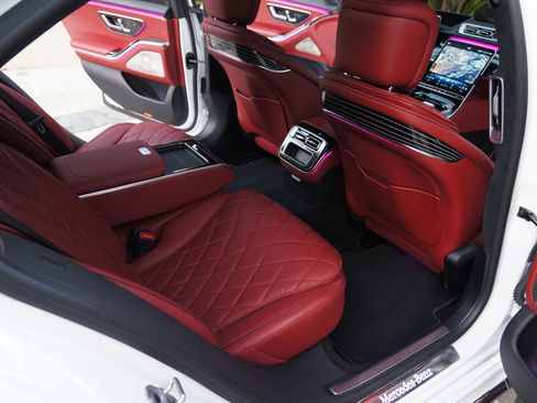 Used 2024 Mercedes-Benz S 580e 4MATIC Sedan image 13