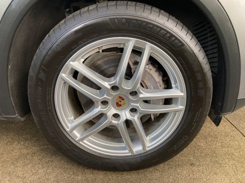 Used 2015 Porsche Cayenne Diesel AWD/4WD image 26