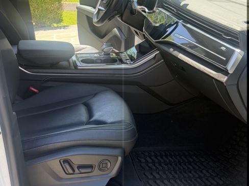 Used 2023 Audi Q8 Prestige AWD/4WD image 15