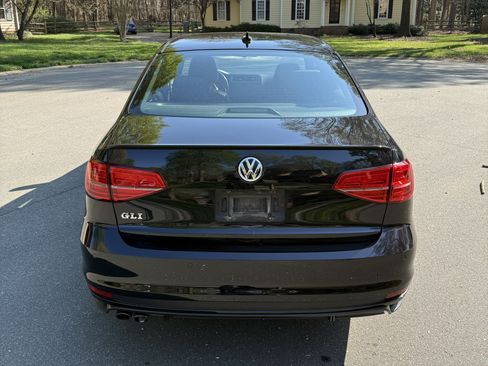 Used 2016 Volkswagen Jetta GLI SEL image 8