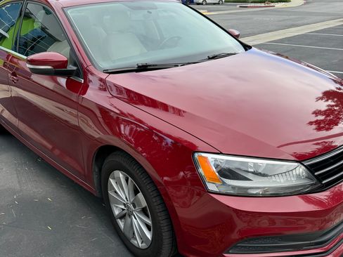 Used 2016 Volkswagen Jetta SE image 2