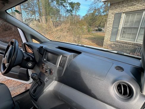 Used 2020 Nissan NV200 S image 15