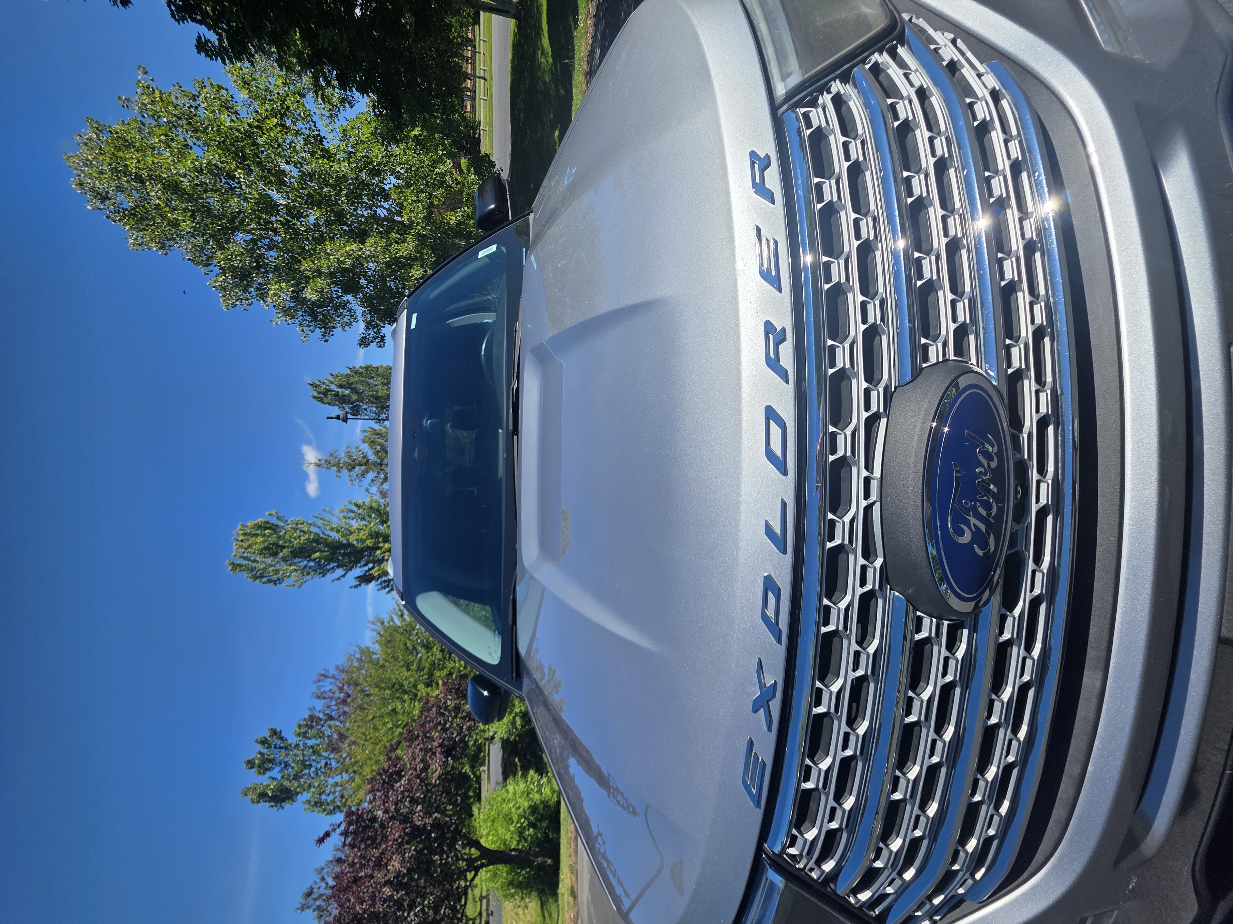 Used 2021 Ford Explorer Limited w/ Hybrid Equipment Group 310A AWD/4WD image 12