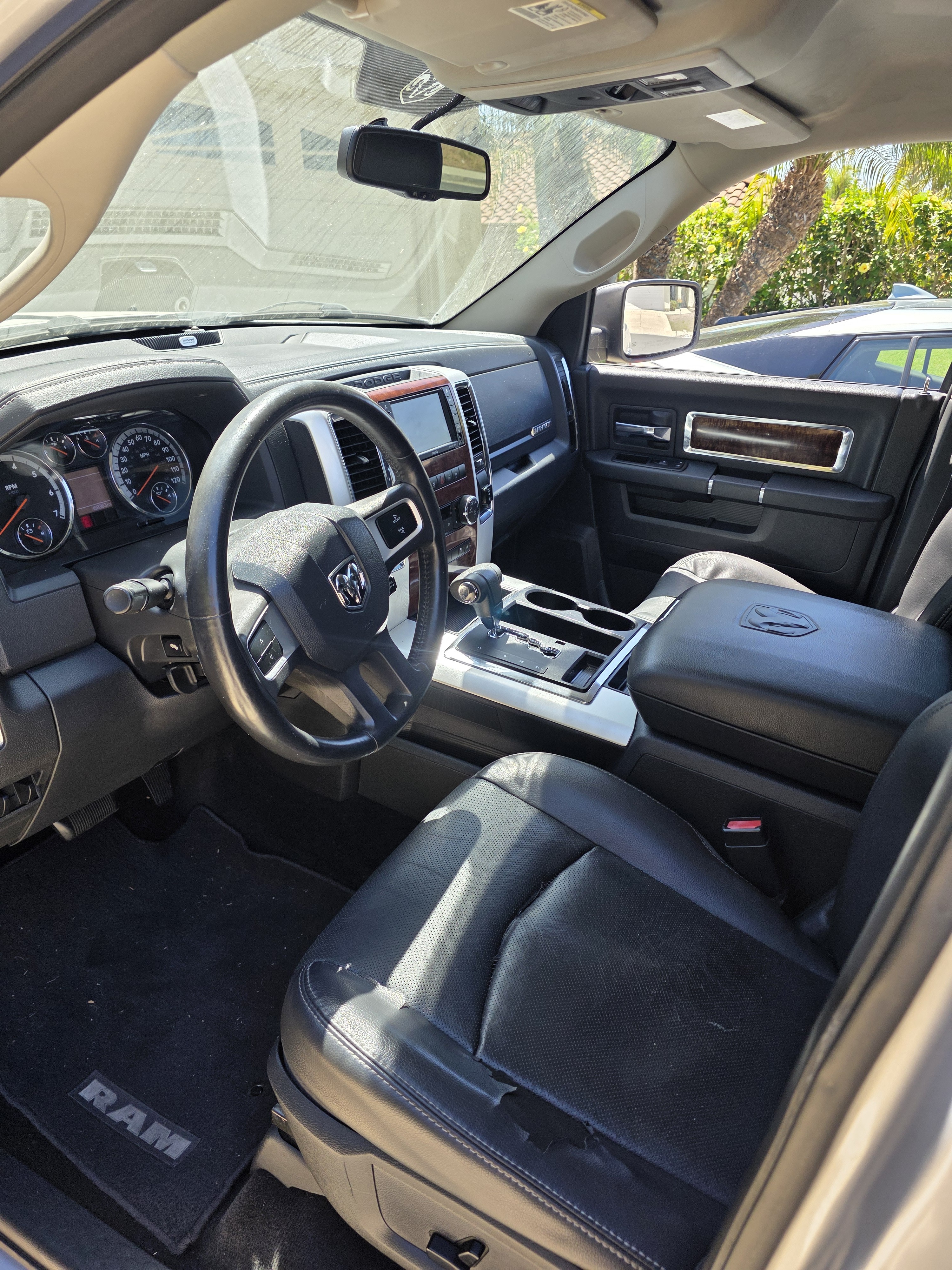 Used 2011 RAM 1500 Laramie RWD image 9