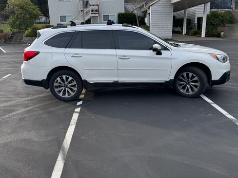 Used 2017 Subaru Outback 3.6R Touring w/ Popular Package #5A image 2