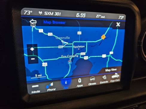 Used 2019 Jeep Wrangler Unlimited Sahara image 25