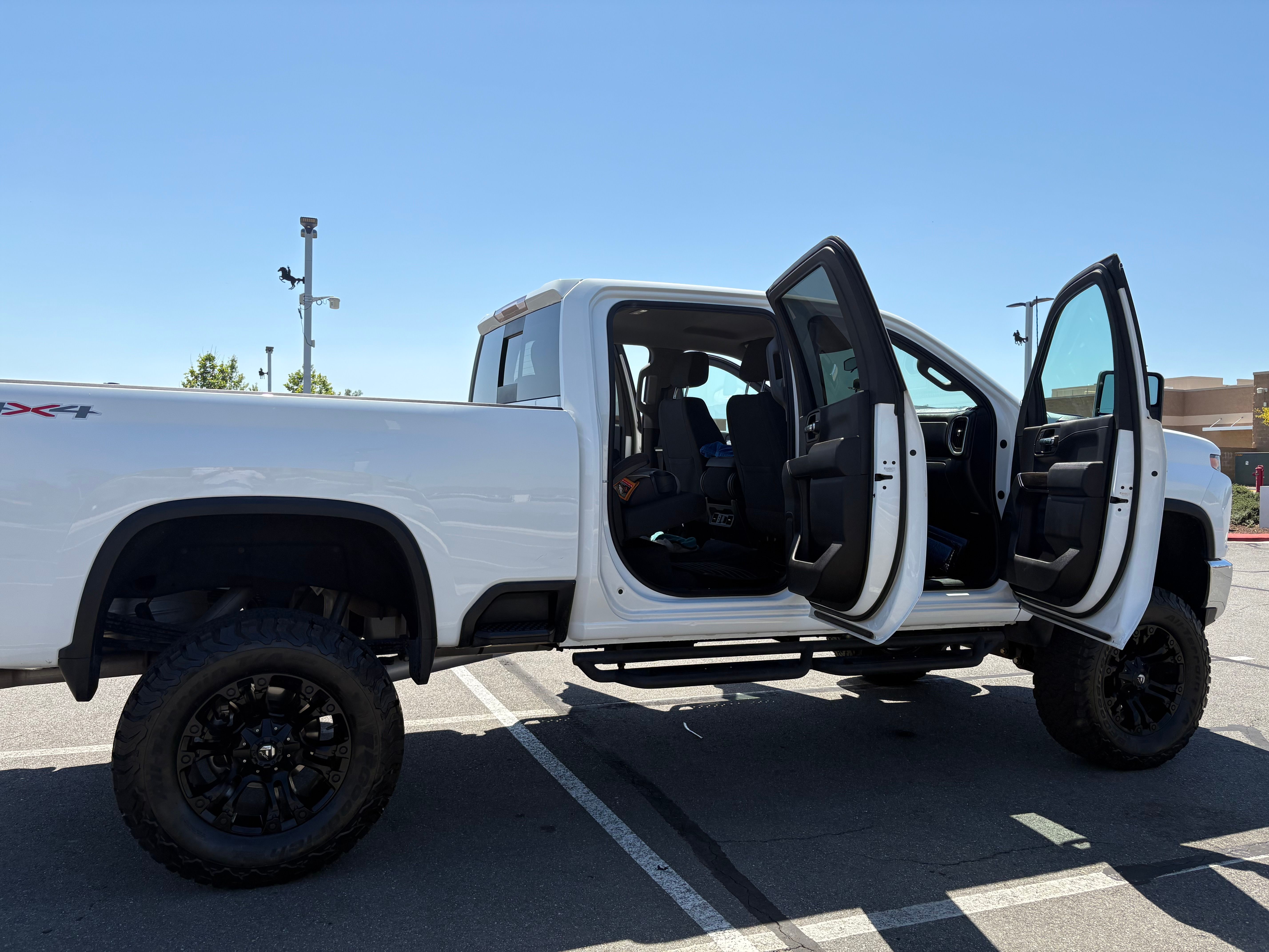 Used 2022 Chevrolet Silverado 2500 LT w/ Convenience Package AWD/4WD image 39
