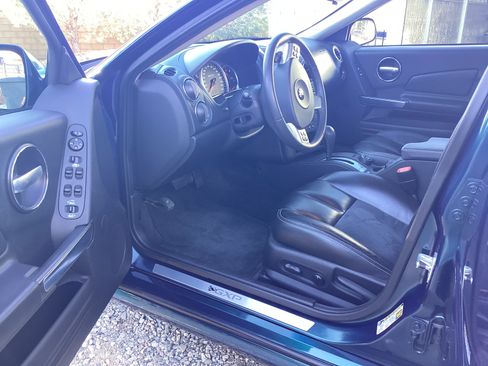 Used 2006 Pontiac Grand Prix GXP w/ Sun And Sound Package image 24