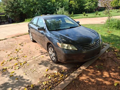 Used 2007 Toyota Camry LE image 2