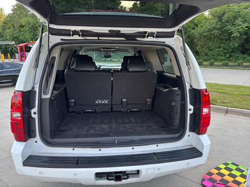Used 2013 Chevrolet Suburban LT w/ Luxury Package image 8