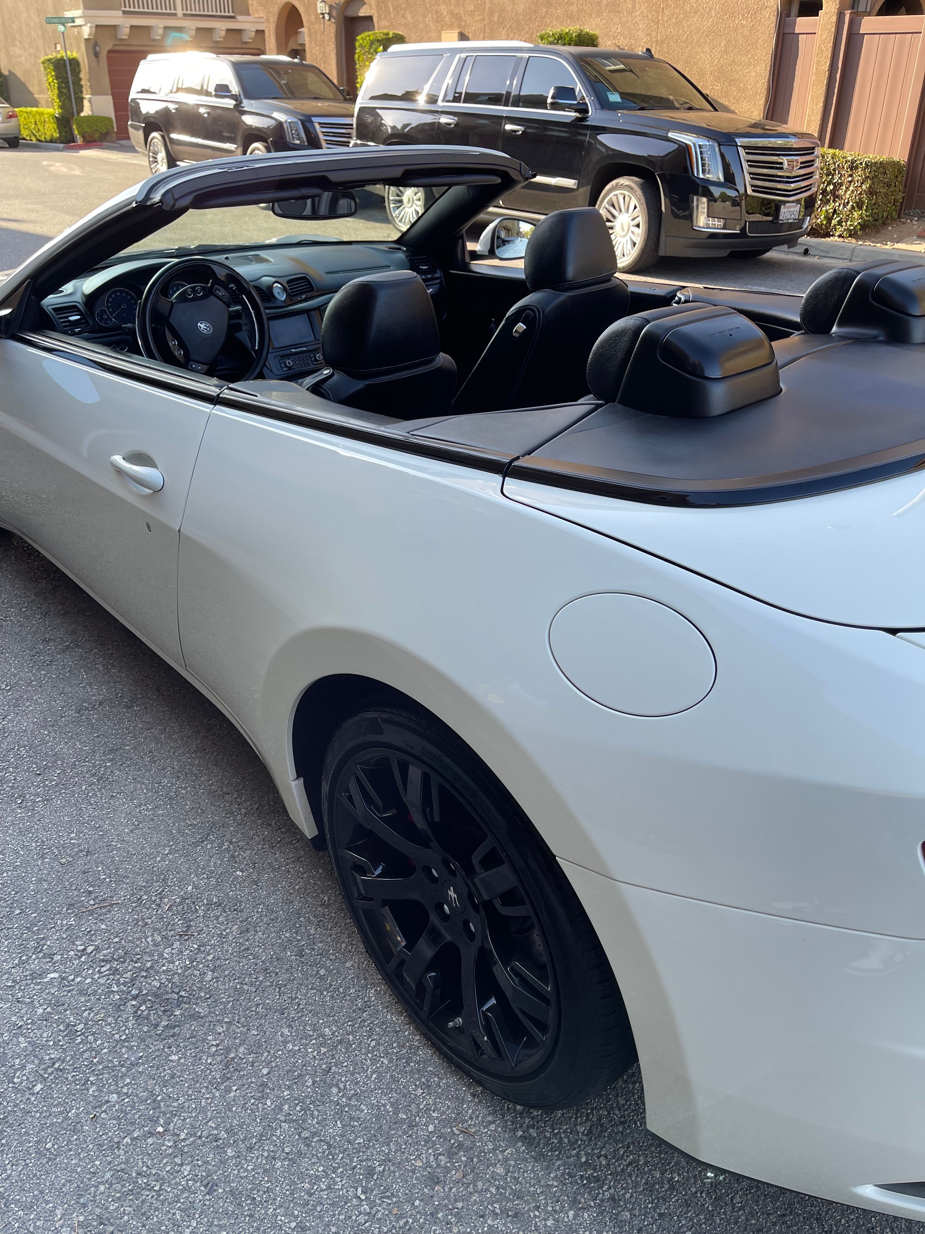 Used 2012 Maserati GranTurismo Convertible RWD image 9