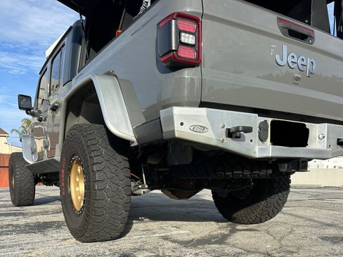 Used 2020 Jeep Gladiator Overland w/ Popular Equipment Package image 22