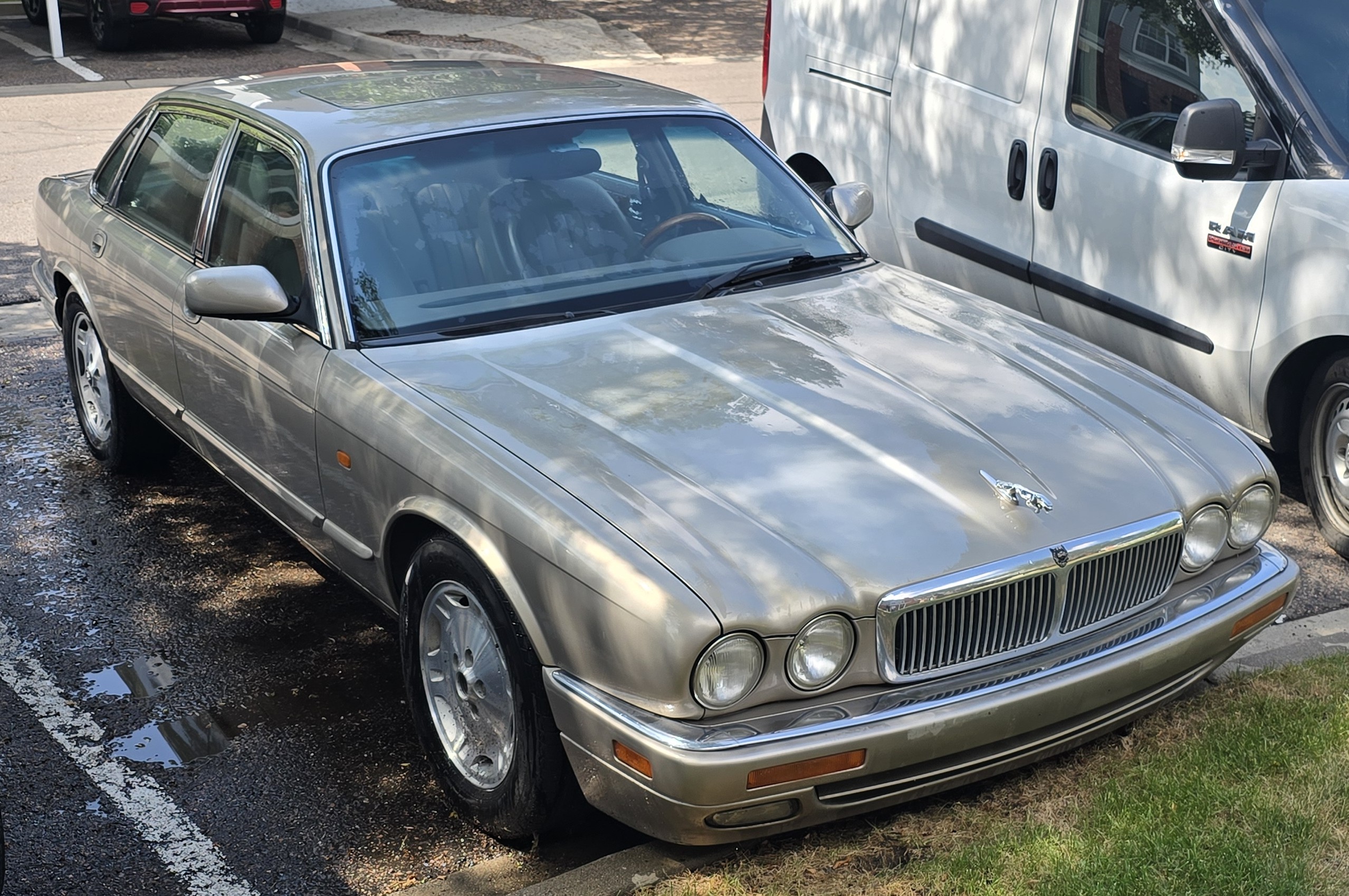 Used 1996 Jaguar XJ6 RWD image 1
