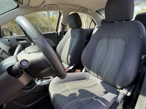 Used 2015 Chevrolet Sonic LT image 8