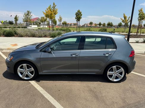 Used 2017 Volkswagen Golf Wolfsburg Edition FWD image 1