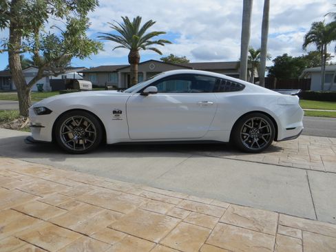 Used 2019 Ford Mustang GT Premium w/ Performance Package - Level 2 image 4