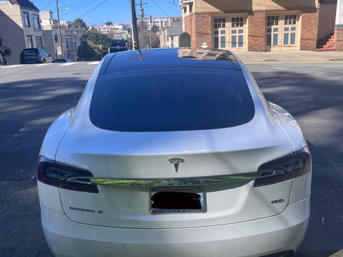 Used 2017 Tesla Model S 75D image 2